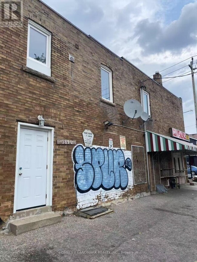 Building Photo - 1890 Dufferin St