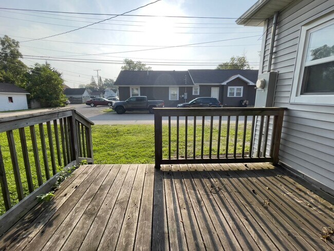 Foto del edificio - PRELEASING for AUGUST! Close to Campus