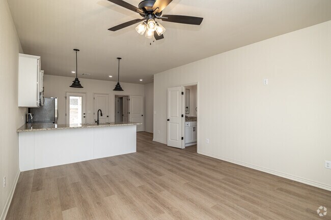 2BR, 1,5BA - 1.170SF - Sala de estar - Brookstone Place
