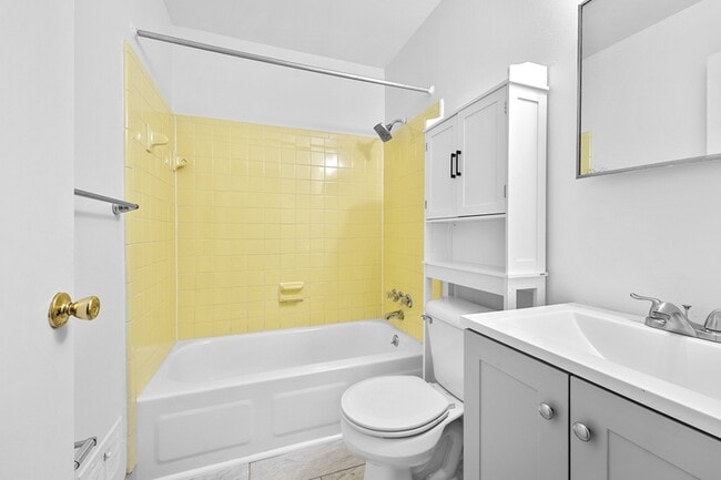 Foto del edificio - 38198 Hixford Pl