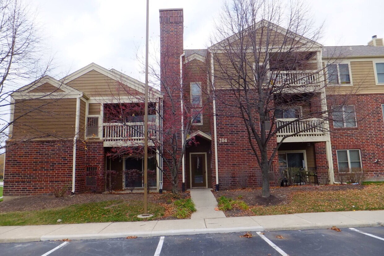 204 Glengarry Dr Unit 201, Bloomingdale, IL 60108 Condo for Rent in