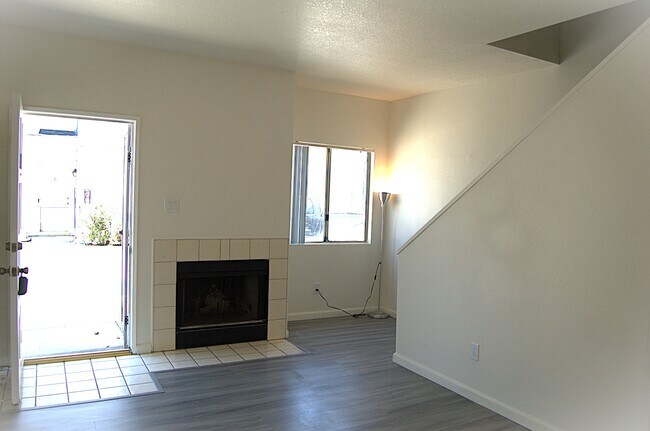 Foto del edificio - 1323 W Palmyra Ave