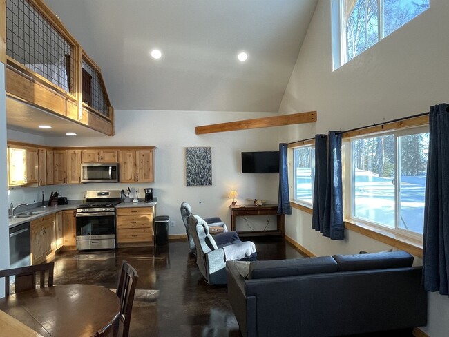 Building Photo - 36112 Murray Lane