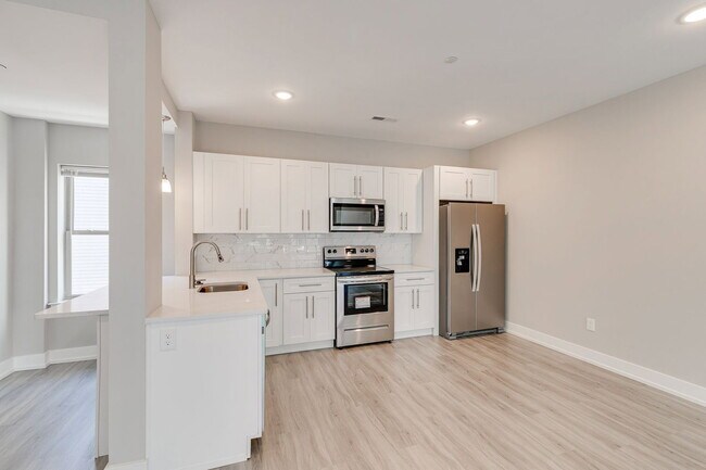 Building Photo - 2636 Annin St