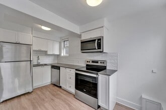 Building Photo - The Seacrest Apartments
