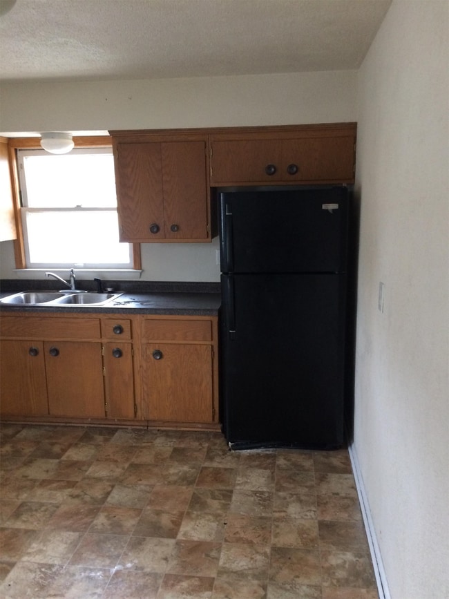 Building Photo - 5859 N 61st St