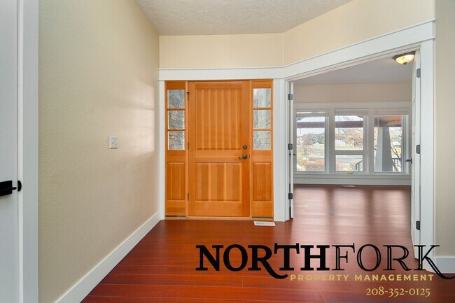 Building Photo - 7725 E Stonecastle Dr