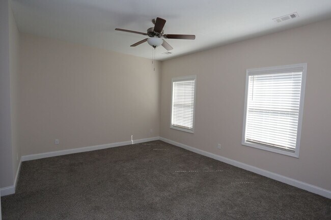 Foto del edificio - 3 Bedroom Brick House in SEB School District Available NOW