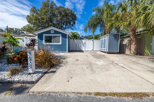 1 parking spot on driveway - 3425 16th St N