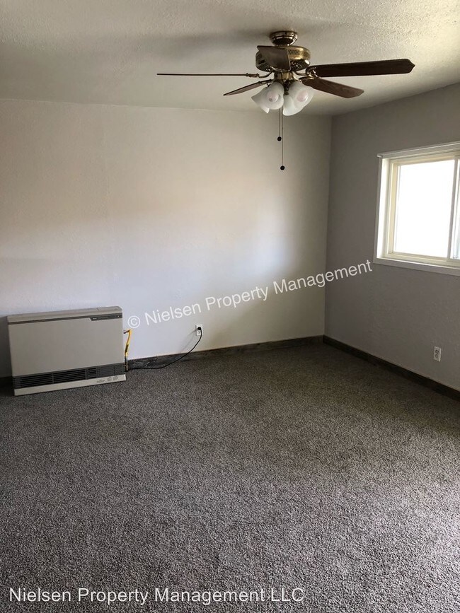 Building Photo - 3 br, 1 bath House - 830 Caledonia