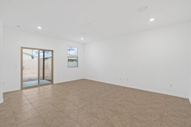 Building Photo - Tucson, AZ - House - $1,645.00