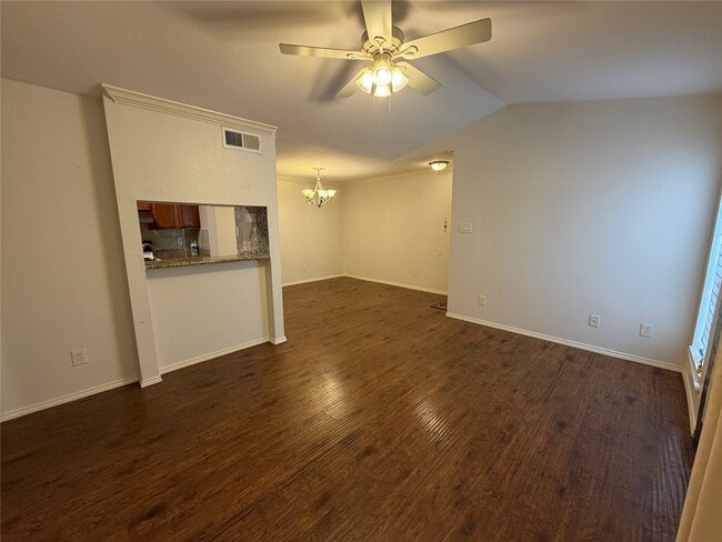 Foto del edificio - 6602 Harbor Town Dr