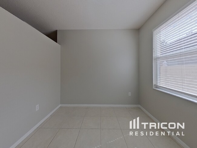 Building Photo - 3851 Andover Cay Blvd