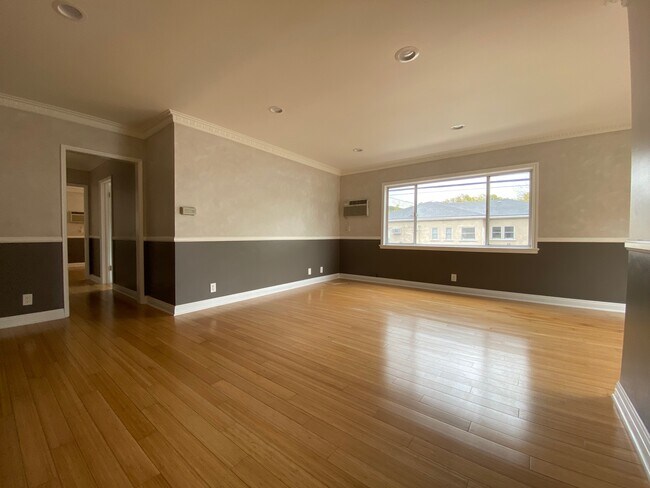 living room / hallway - 9173 Alden Dr