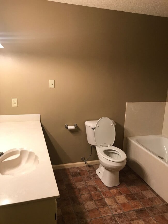 Building Photo - 2123 Jackson St