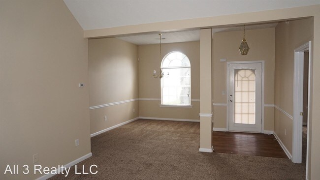 Building Photo - 60 Desota Dr