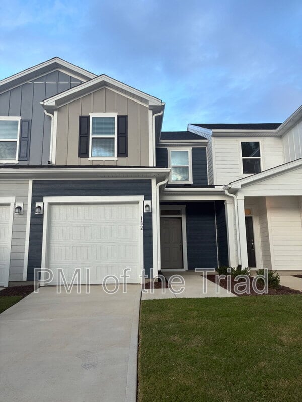 Primary Photo - 182 Parker Ln