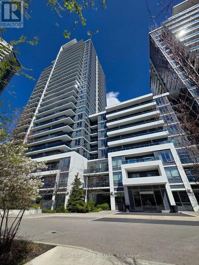 Photo du bâtiment - 7165 Yonge St