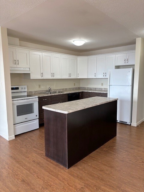 Building Photo - Westmount Villa 1