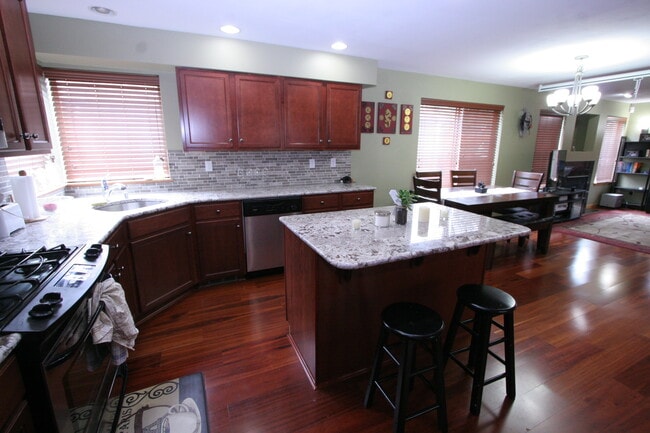 Large gourmet Kitchen - 10734 Whitman Ave N