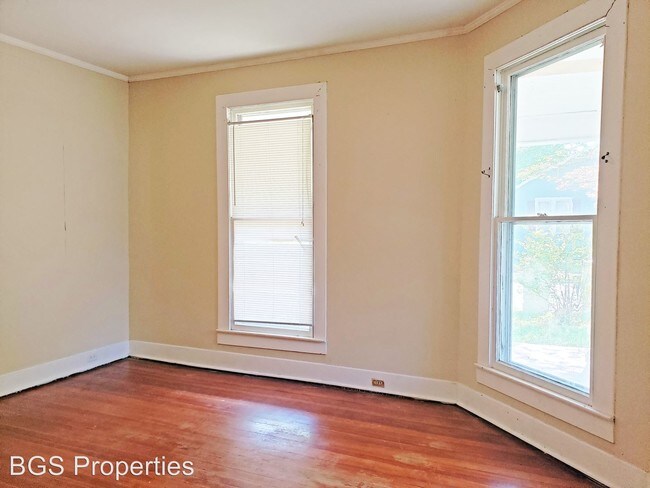 Building Photo - 4 br, 2 bath House - 528 Cherry St