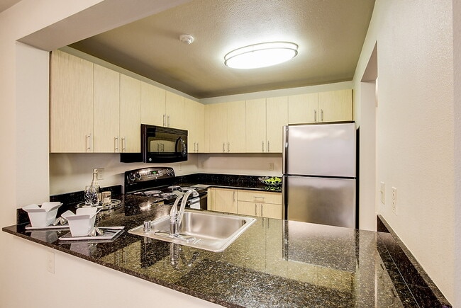 Building Photo - Elevation