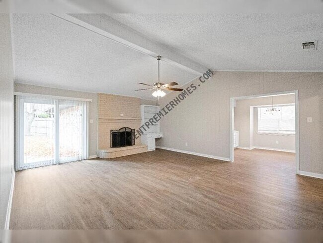 Foto del edificio - 504 Quail Ln