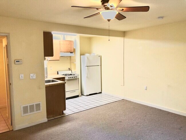 Building Photo - 1 bedroom 1 bathroom - Inlaw - Daly City