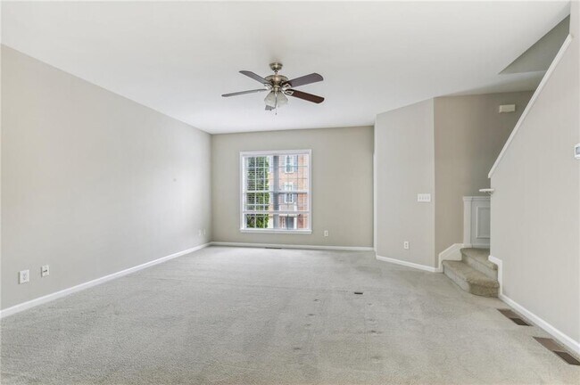 Building Photo - 4005 Edgecomb Dr