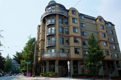 Primary Photo - 133 Queen Anne Ave N