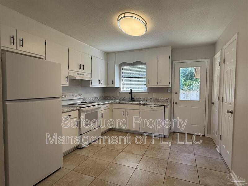 Foto principal - 4183 Ravenwood Dr