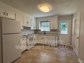Building Photo - 4183 Ravenwood Dr