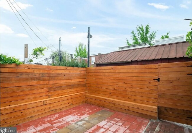 Building Photo - 2516 W Seybert St