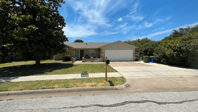 Photo - 6413 Moonglow Ln House