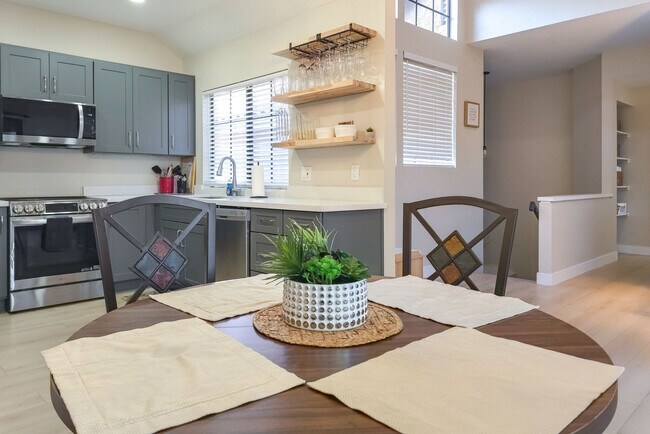 Building Photo - 1001 North Pasadena-SI FL1-ID1545705P