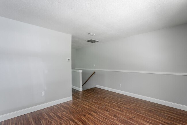 Foto del edificio - 6303 Walden Ave