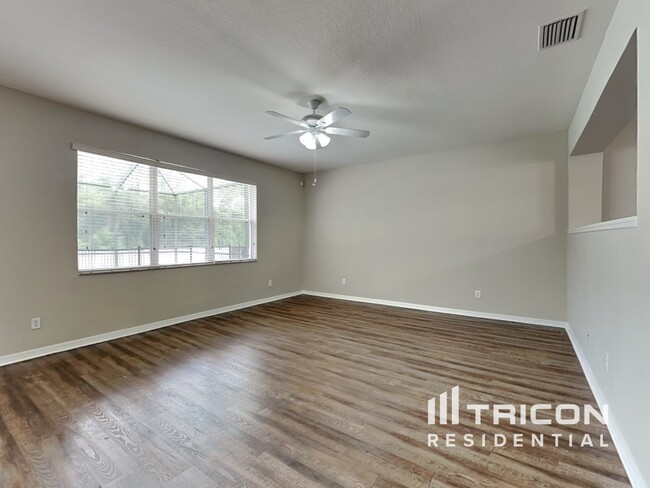 Foto del edificio - 7222 Bridgeview Dr