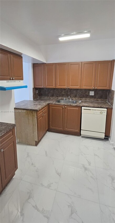 Primary Photo - 11120 SW 196th St