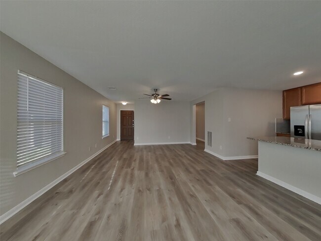 Foto del edificio - 20660 Dunrobin Dr