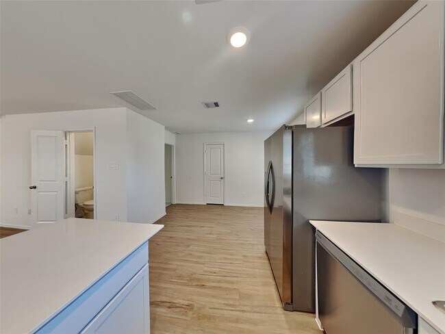 Foto del edificio - 3023 Twisted Myrtle Dr