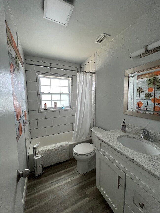 Building Photo - 720 Gillespie Ave