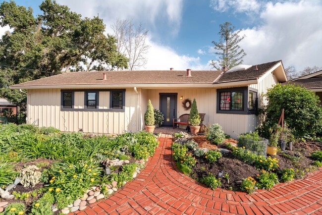 Building Photo - Newly Updated Sprawling Estate on One of M...