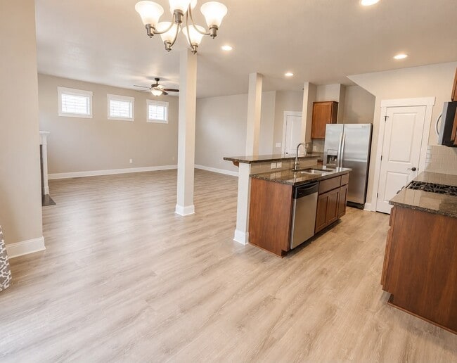 Building Photo - 3107 SW 197th Ave