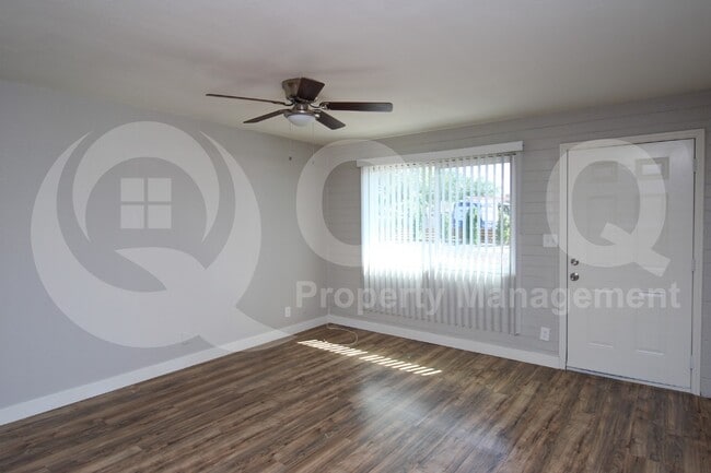 Building Photo - 6044 N 21st Ave