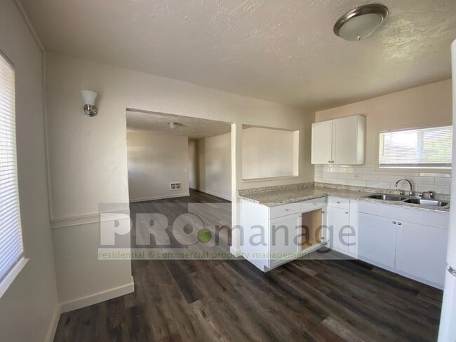 Foto del edificio - 437 W Crowley St