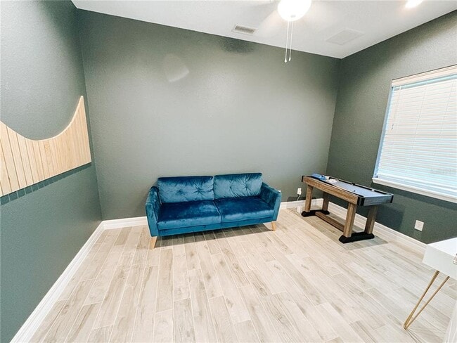 Foto del edificio - 14377 Overlook Ave