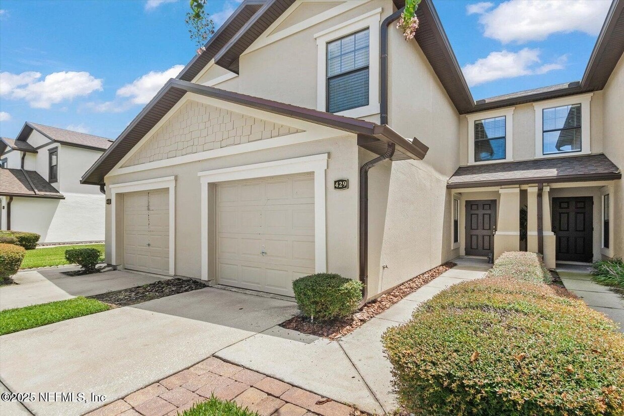 Primary Photo - 429 Cabernet Pl