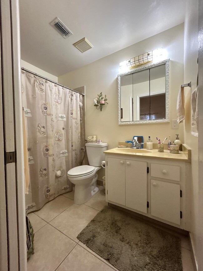 Building Photo - 5800 Fernley Dr W