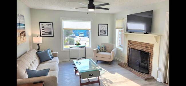 Building Photo - 713 Jerdon Cir