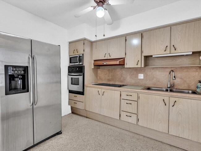 Foto del edificio - 2191 NE 172nd St